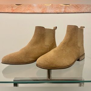 Urban Outfitters Tan Chelsea Boot
